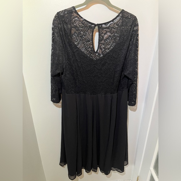 EUC 1X Penningtons Black Lace Dress - Picture 6 of 9